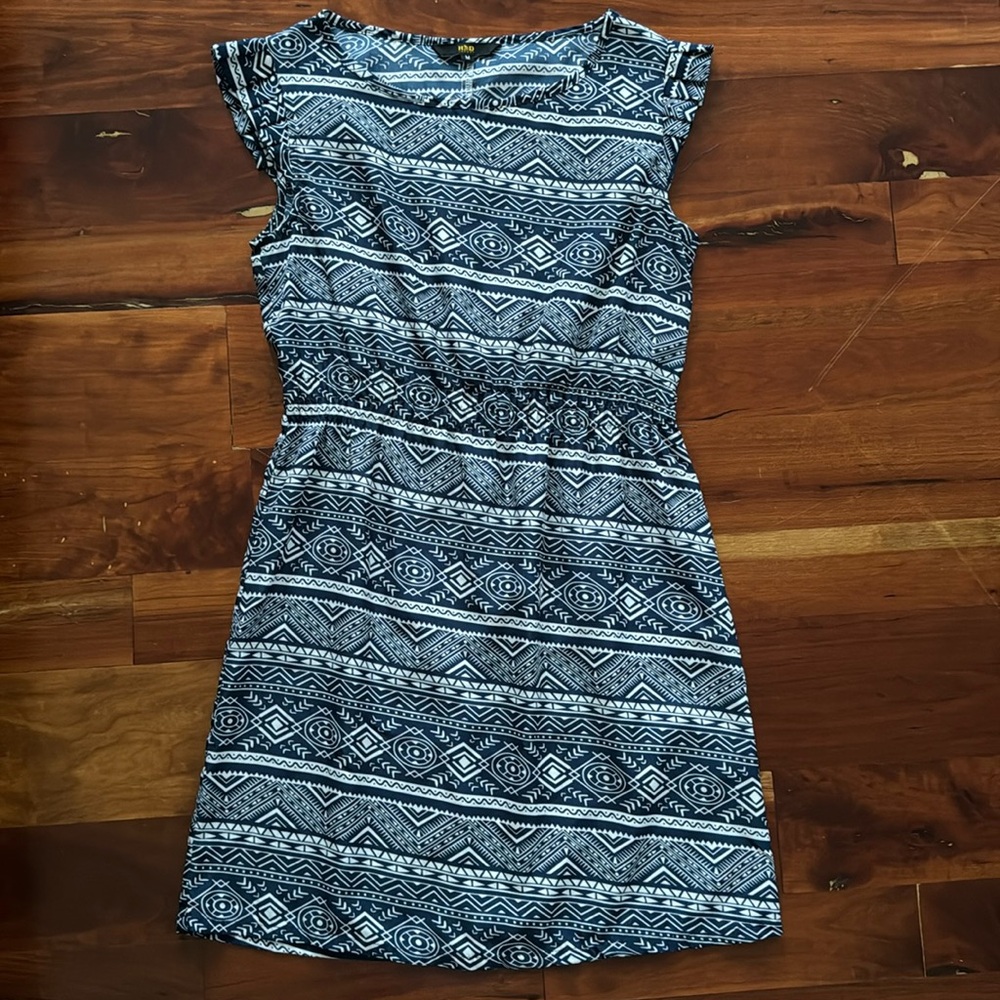 Blue and white patterned dress